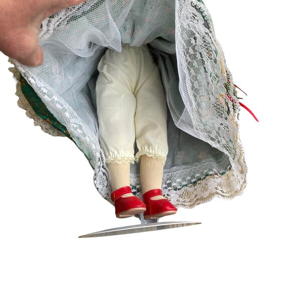 Heritage Signature Collection Christmas Porcelain Doll Nicole Vtg 1998 #30018 - Picture 14 of 14